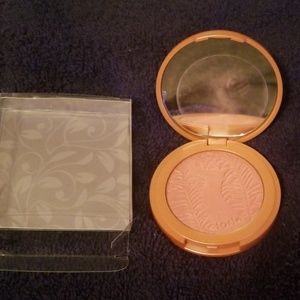 Tarte blush in peaceful- full size